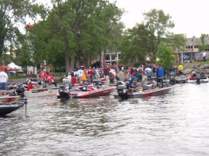 Photo of the B1 participants in their boats waiting to weigh in